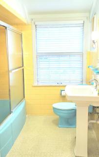 Your Home Away from Home Sleeps 12 Fully Equipped - Youngstown - 3