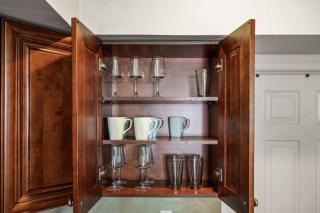 New Modern Apt in Chinatown Parking Available - 1