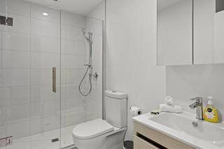 Modern Haven w Sea and City Views nr Spark Arena - 5