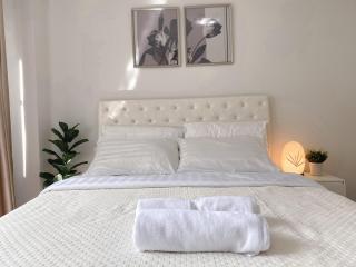 Contemporary 53 SQM - BTS Thong Lo - Ultra Fast WiFi - 5