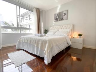 Contemporary 53 SQM - BTS Thong Lo - Ultra Fast WiFi - 4