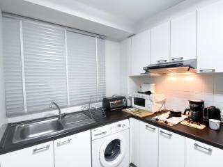 Contemporary 53 SQM - BTS Thong Lo - Ultra Fast WiFi - 1