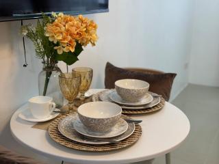640 Coffee Room Shore 2 Residences MOA Pool View by Prime Stay - 8