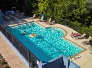 Uncork and Unwind FREE Parking POOL Walk to Broadway! - 5