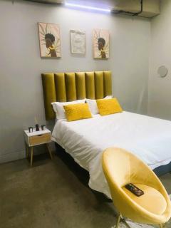 Chic Urban Studio with Great Views in Maboneng - 0