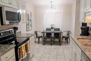 Pet Friendly condo, walk to the Masters - 1