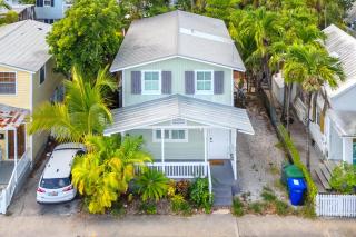 Conch Republic Cooler - 9