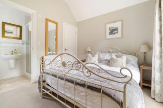 Cosy Country Cottage - 3
