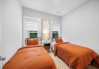 Luxe Durham Retreat Mins to Duke, DPAC, NCCU & Downtown - 5