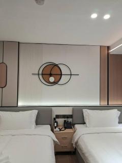 man tony hotel - 3