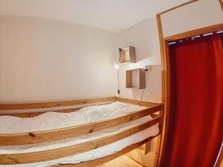 Studio mezzanine avec balcon au sud, proche centre, calme, casier à ski - Val d'Isère - FR-1-518-118 - 2