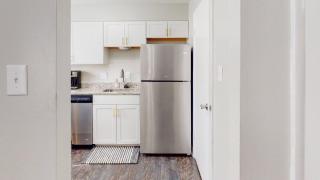 stylish townhome, sleeps 8, pet friendly - 9