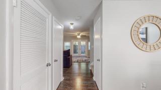 stylish townhome, sleeps 8, pet friendly - Kennelworth - 3