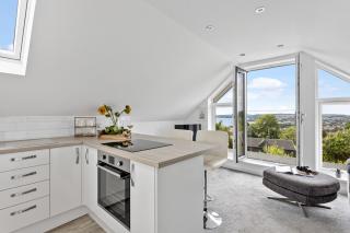 Swanston Lodge - Elevated Coastal Living with Panoramic Views - Paignton - 9