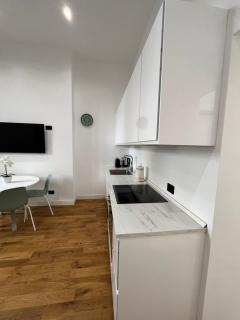 Modern Flat in Isola - 8