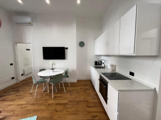 Modern Flat in Isola - 2
