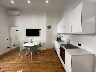 Modern Flat in Isola - 1