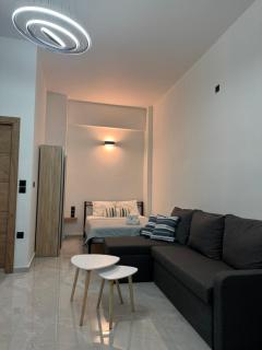 Cozy house Marousi - 2