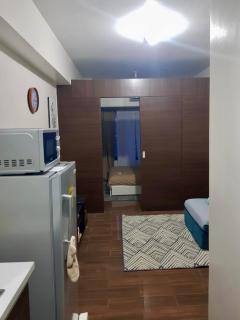 Fully-furnished 1-br unit - 9