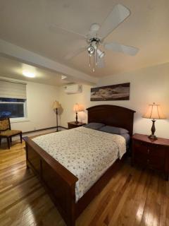 Charming Home Park View Family-Ready - 8