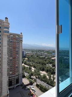 Стильная квартира в Mega Towers - 3