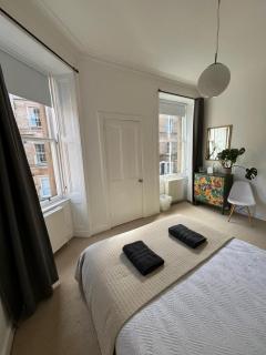 Bright 2 bedroom apartment near the meadows - Edimburgo - 0