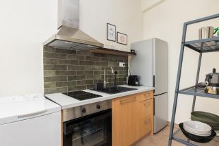 Japandi Style Flat in Thessaloniki City Center - 3