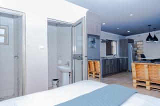 EMC Luxury 4BR Villa ,Pool, Solar , Starlink Wifi - 2