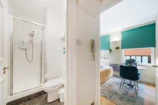 Stylish Studios in Historic City of London, Next to Barbican & Farringdon - London - 3