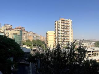 Modern City-View Suite, 20-min Walk to Center - Erevan - 2