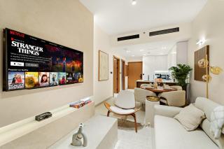 Bright & Cozy 1BR Apartment with Balcony in JVC - 8