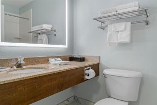 Best Western Lakewinds - 2