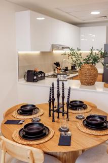 Velora Stays Cozy Luxury Apartment in Reem Island - 9