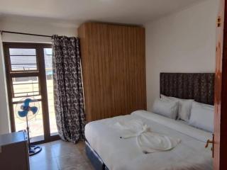 Boston Airport Lodge - 7