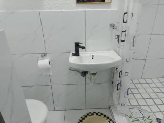 Boston Airport Lodge - 6
