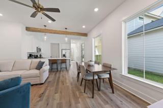 Brand-New Youngsville Retreat - Near Sports Complex - Youngsville - 4