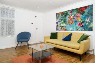 Central Whitechapel 2 BR Apartment Private Garden Sleeps 6 - 9