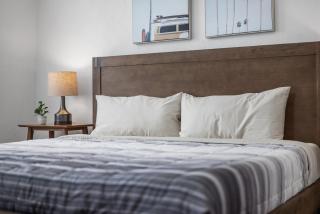 Bloomfield Pittsburgh H Stylish Cozy Private Bedroom, Shared Bathroom, with Free Parking - 8