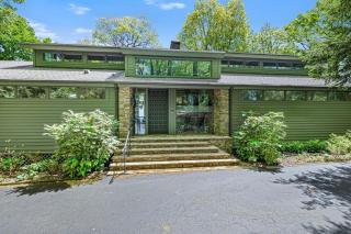 Heaven and Earth - Luxury Accomodations, Breathtaking Mountain Views, Game Rooms + More! - 1