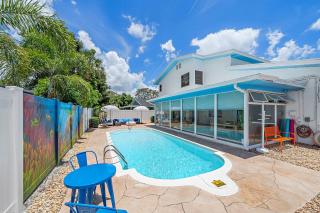 Poolside Paradise: Game room, Pickle ball & Pool - 5