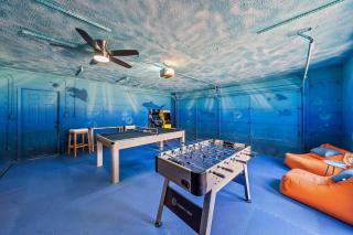 Poolside Paradise: Game room, Pickle ball & Pool - 4