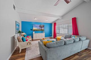 Poolside Paradise: Game room, Pickle ball & Pool - 3