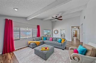 Poolside Paradise: Game room, Pickle ball & Pool - 6