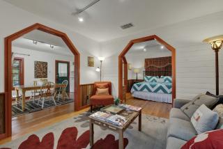 Nandina Cottage Hot-Tub Four Minutes to Marktplatz! - 6