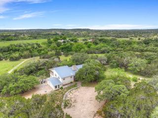 Serene Creek Front Home with Games+Grill! - 0