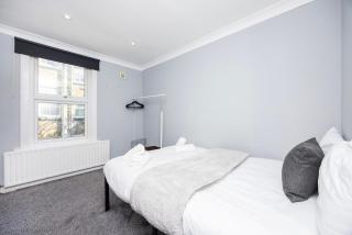 Bright & Stylish 1BR Flat Whitechapel Sleeps 3 - 6