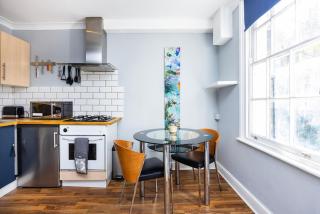 Bright & Stylish 1BR Flat Whitechapel Sleeps 3 - 5