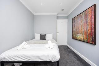 Bright & Stylish 1BR Flat Whitechapel Sleeps 3 - 9