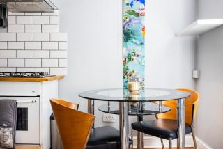 Bright & Stylish 1BR Flat Whitechapel Sleeps 3 - 2