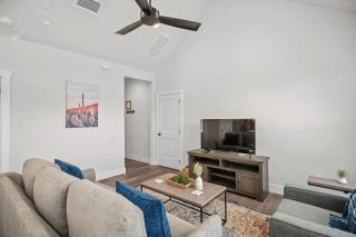 Fred's Joint with Hot Tub - 8